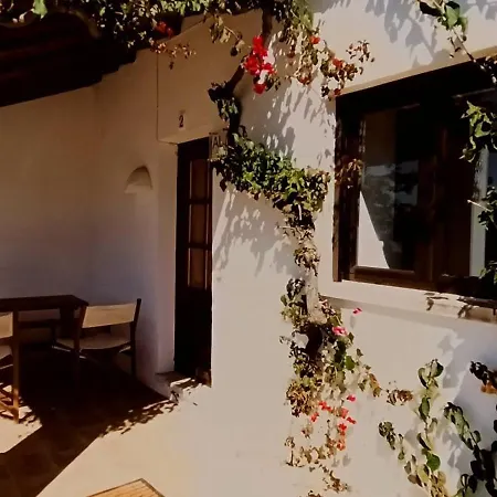 Classic Countryside Cottage With Private Balcony - Casa 2 *