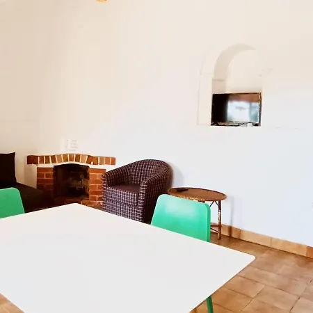 Вилла Classic Countryside Cottage With Private Balcony - Casa 2